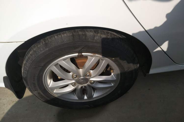 Used Hyundai Celesta 2011 1.6L Automatic Luxury Version Right Rear Wheel Hub