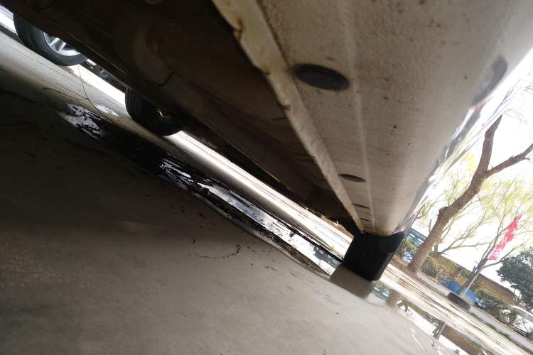 Used Hyundai Celesta 2011 1.6L Automatic Luxury Version Right Side Sill