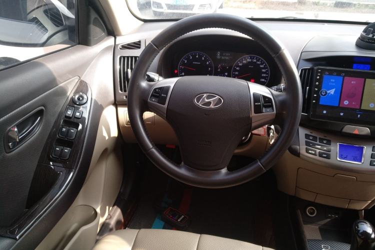 Used Hyundai Celesta 2011 1.6L Automatic Luxury Version Steering Wheel