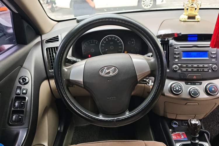 Used Hyundai Celesta 2011 1.6L Manual Luxury Model Steering Wheel