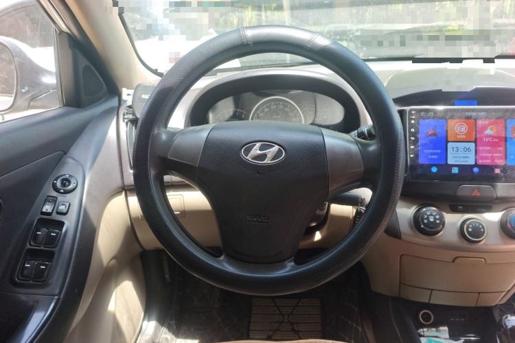 Used Hyundai Celesta 2011 1.6L Manual Luxury Model Steering Wheel