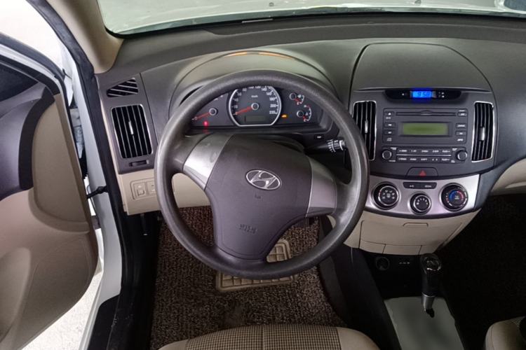 Used Hyundai Celesta 2011 1.6L Automatic Comfort Edition Steering Wheel