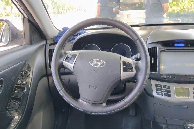 Used Hyundai Celesta 2011 1.6L Automatic Luxury Version Steering Wheel