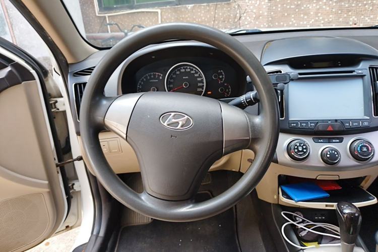 Used Hyundai Celesta 2011 1.6L Automatic Comfort Edition Steering Wheel