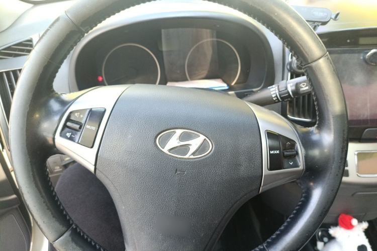 Used Hyundai Celesta 2011 1.6L Automatic Luxury Version Steering Wheel
