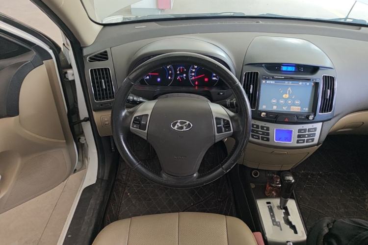 Used Hyundai Celesta 2011 1.6L Automatic Luxury Version Steering Wheel