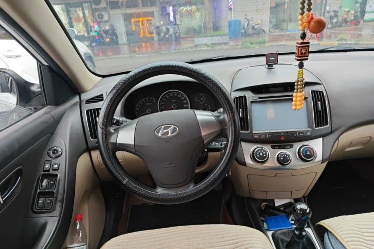 Used Hyundai Celesta 2011 1.6L Manual Luxury Model Steering Wheel
