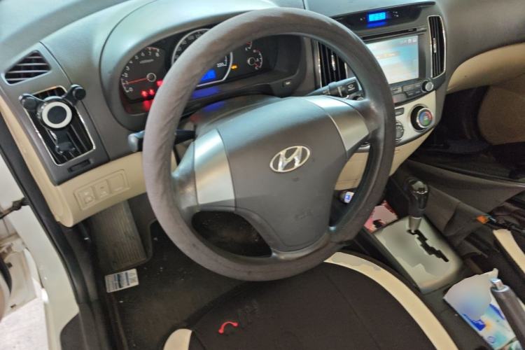 Used Hyundai Celesta 2011 1.6L Automatic Comfort Edition Steering Wheel