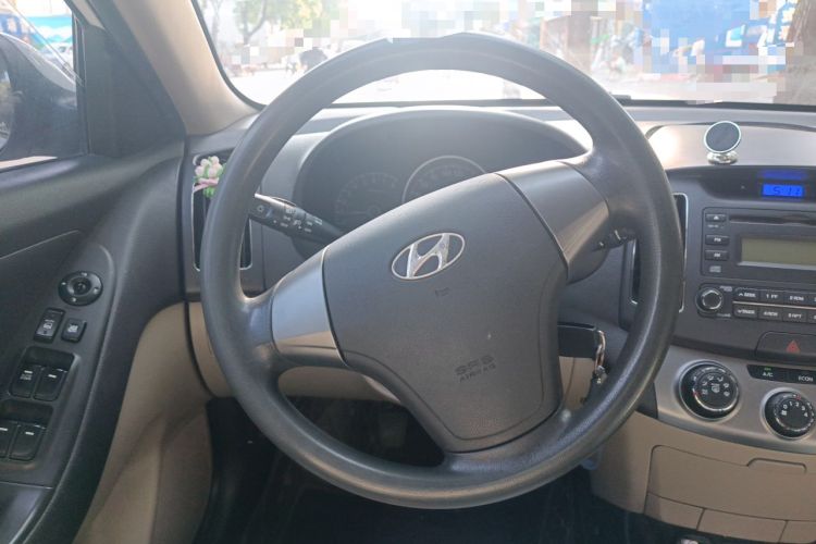 Used Hyundai Celesta 2011 1.6L Manual Luxury Model Steering Wheel