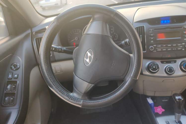 Used Hyundai Celesta 2011 1.6L Automatic Comfort Edition Steering Wheel