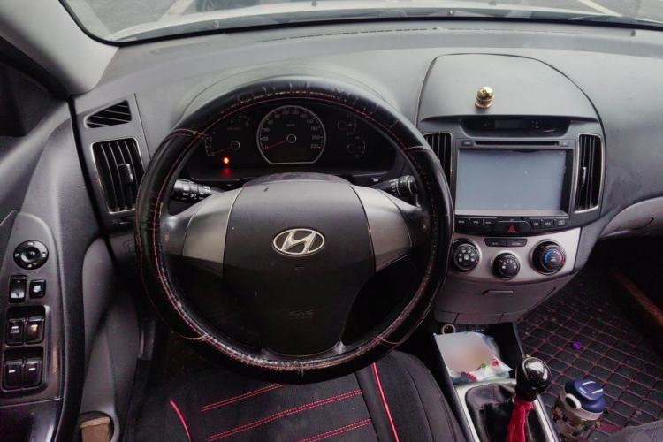 Used Hyundai Celesta 2011 1.6L Manual Luxury Model Steering Wheel