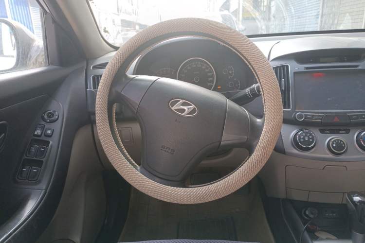 Used Hyundai Celesta 2011 1.6L Automatic Comfort Edition Steering Wheel