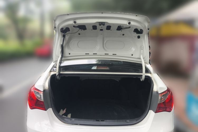 Used Hyundai Celesta 2011 1.6L Automatic Comfort Edition Trunk