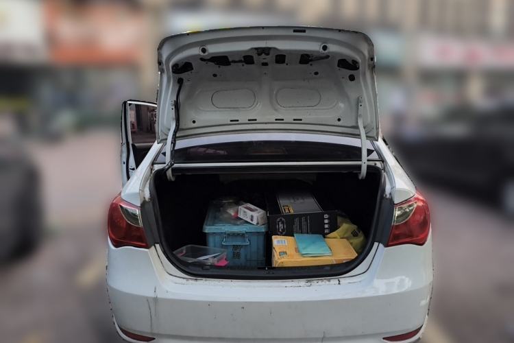 Used Hyundai Celesta 2011 1.6L Manual Comfort Edition Trunk