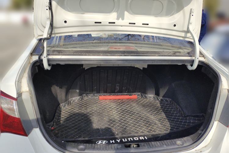 Used Hyundai Celesta 2011 1.6L Manual Luxury Model Trunk