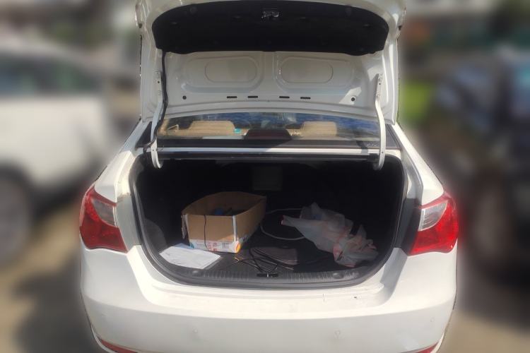 Used Hyundai Celesta 2011 1.6L Automatic Luxury Version Trunk