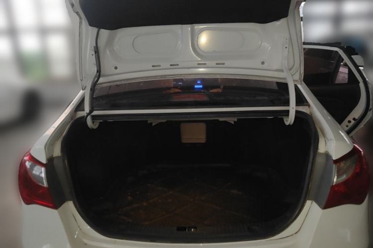 Used Hyundai Celesta 2011 1.6L Automatic Luxury Version Trunk
