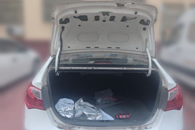 Used Hyundai Celesta 2011 1.6L Manual Comfort Edition Trunk