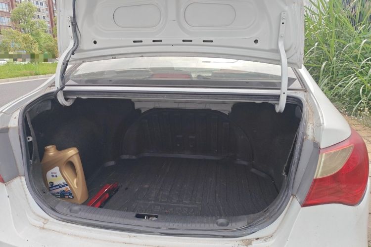 Used Hyundai Celesta 2011 1.6L Manual Comfort Edition Trunk