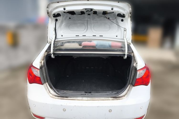 Used Hyundai Celesta 2011 1.6L Manual Comfort Edition Trunk