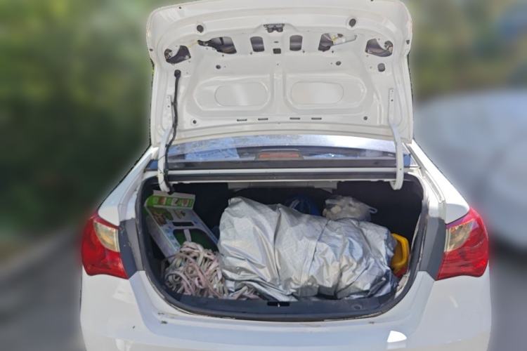 Used Hyundai Celesta 2011 1.6L Manual Comfort Edition Trunk