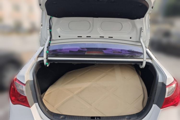 Used Hyundai Celesta 2011 1.6L Manual Luxury Model Trunk
