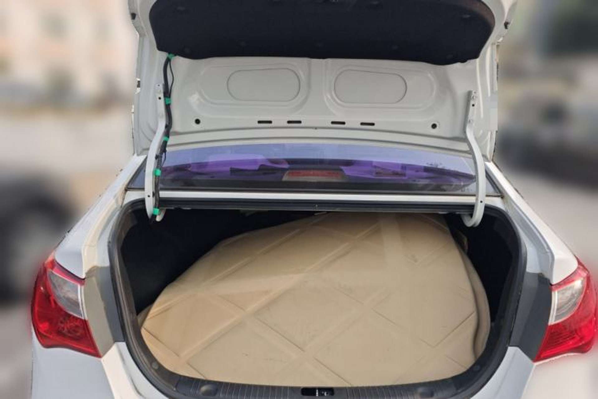 Used Hyundai Celesta 2011 1.6L Manual Luxury Model Trunk