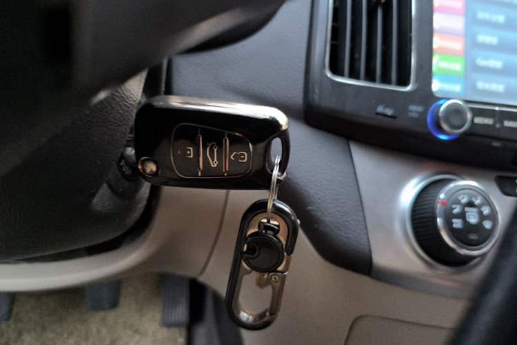 Used Hyundai Celesta 2011 1.6L Manual Comfort Edition Vehicle Key