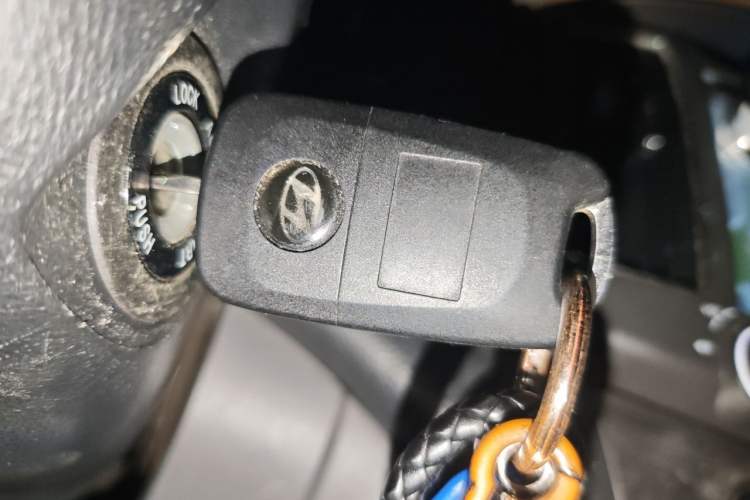 Used Hyundai Celesta 2011 1.6L Manual Comfort Edition Vehicle Key