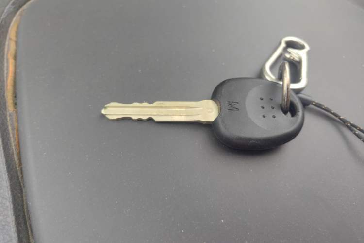 Used Hyundai Celesta 2011 1.6L Manual Comfort Edition Vehicle Key