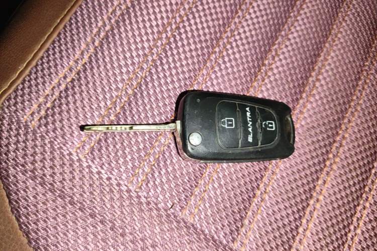 Used Hyundai Celesta 2011 1.6L Manual Comfort Edition Vehicle Key