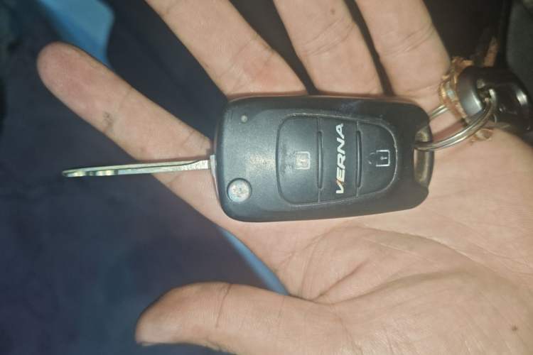 Used Hyundai Celesta 2011 1.6L Manual Comfort Edition Vehicle Key