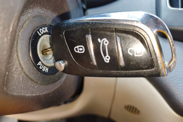 Used Hyundai Celesta 2011 1.6L Automatic Comfort Edition Vehicle Key