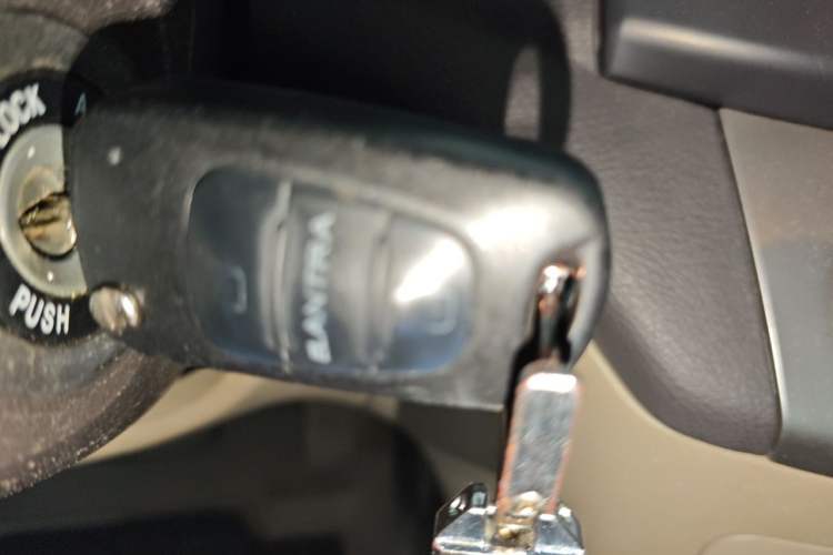 Used Hyundai Celesta 2011 1.6L Automatic Comfort Edition Vehicle Key