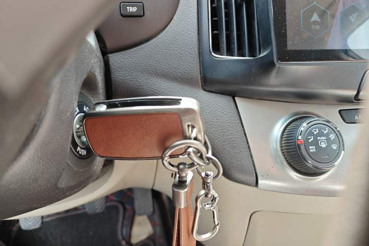 Used Hyundai Celesta 2011 1.6L Manual Comfort Edition Vehicle Key