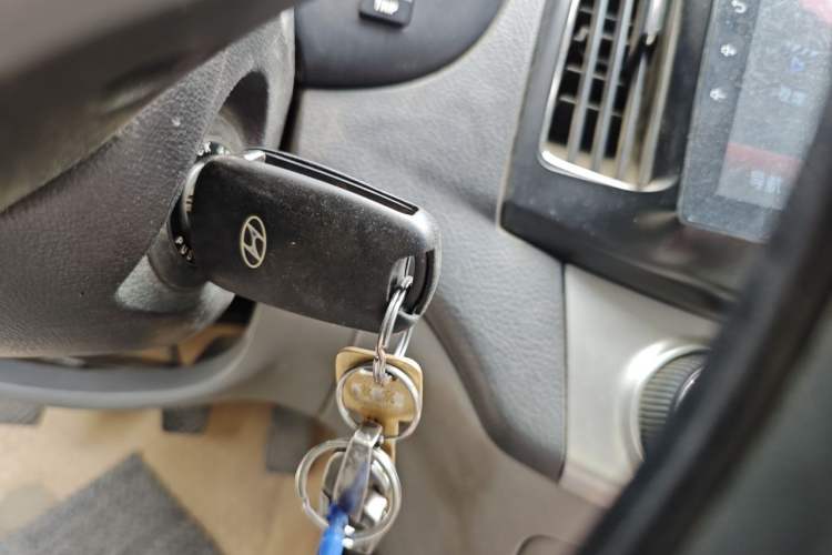 Used Hyundai Celesta 2011 1.6L Manual Luxury Model Vehicle Key