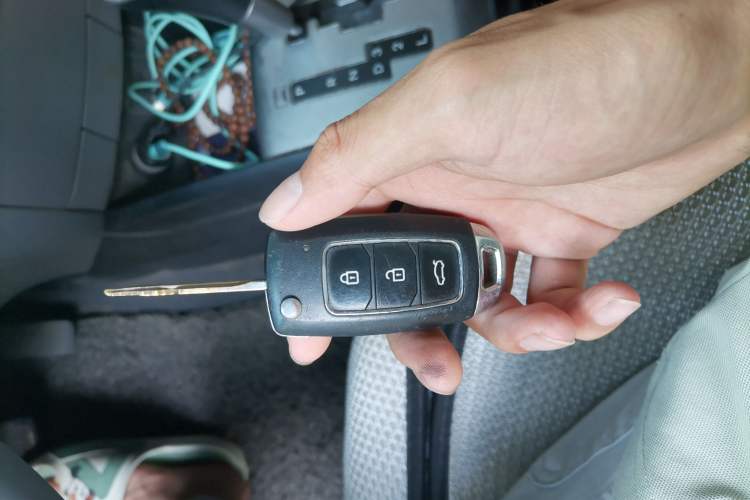 Used Hyundai Celesta 2011 1.6L Automatic Comfort Edition Vehicle Key