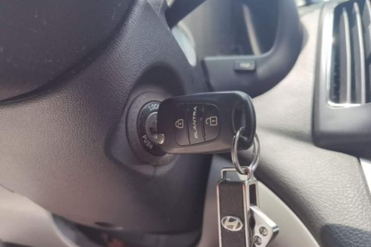Used Hyundai Celesta 2011 1.6L Automatic Comfort Edition Vehicle Key