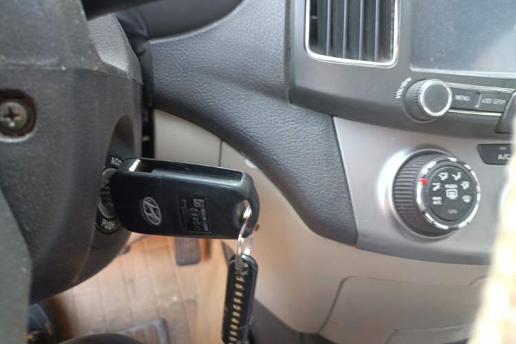 Used Hyundai Celesta 2011 1.6L Automatic Comfort Edition Vehicle Key
