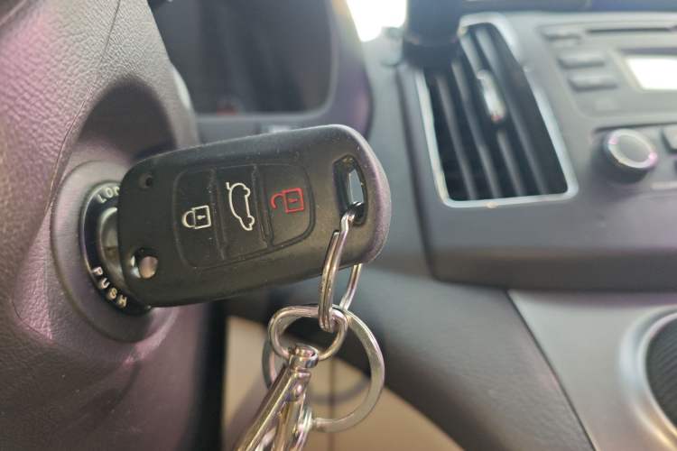Used Hyundai Celesta 2011 1.6L Manual Luxury Model Vehicle Key