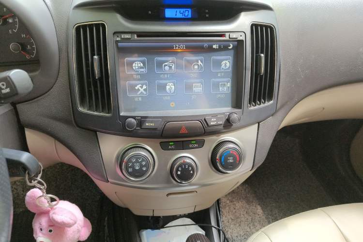 Used Hyundai Celesta 2011 1.6L Automatic Comfort Edition Audio And AC Panel