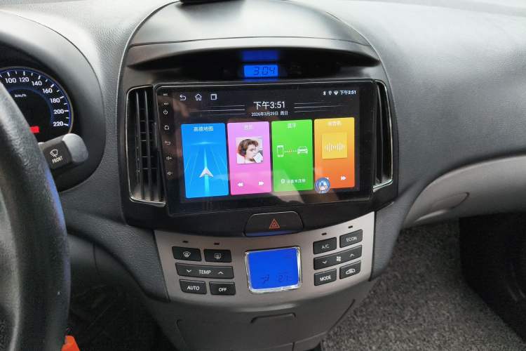 Used Hyundai Celesta 2011 1.6L Automatic Luxury Version Audio And AC Panel