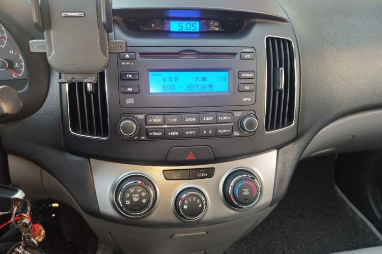 Used Hyundai Celesta 2011 1.6L Manual Comfort Edition Audio And AC Panel