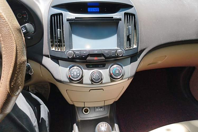 Used Hyundai Celesta 2011 1.6L Manual Luxury Model Audio And AC Panel