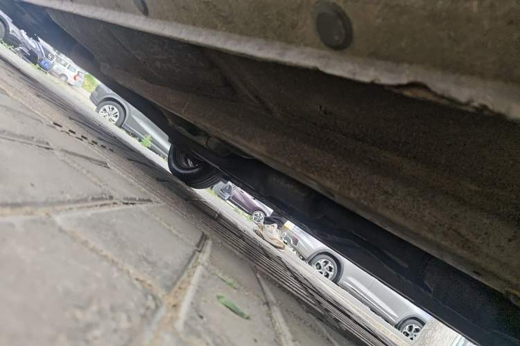 Used Hyundai Celesta 2011 1.6L Manual Comfort Edition Chassis Front Right