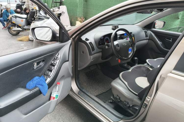 Used Hyundai Celesta 2011 1.6L Automatic Luxury Version Driver Seat