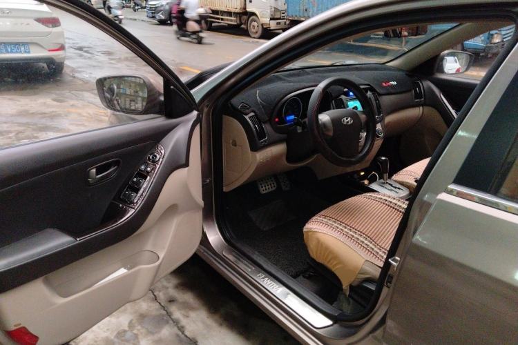 Used Hyundai Celesta 2011 1.6L Automatic Comfort Edition Driver Seat