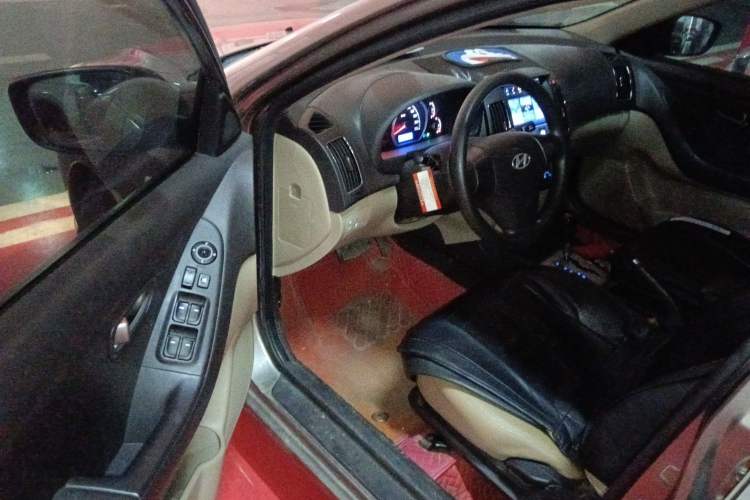 Used Hyundai Celesta 2011 1.6L Automatic Comfort Edition Driver Seat