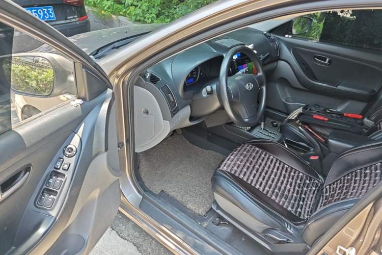 Used Hyundai Celesta 2011 1.6L Automatic Comfort Edition Driver Seat