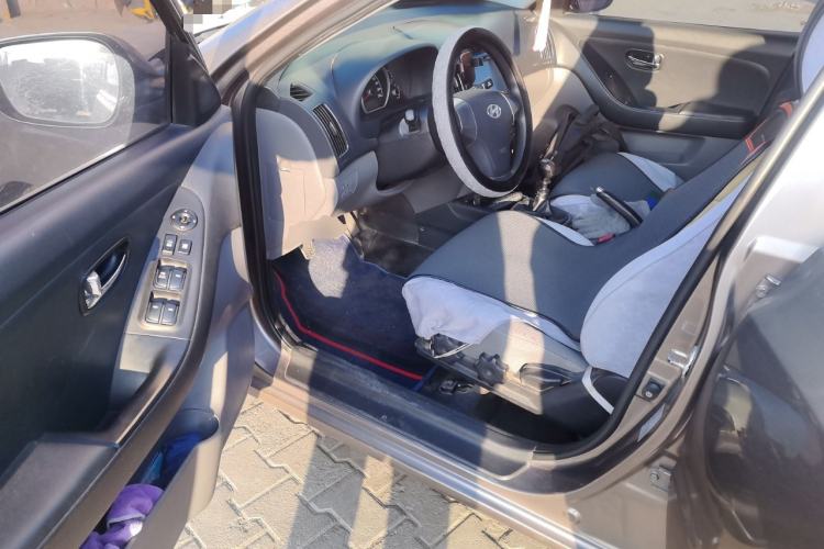 Used Hyundai Celesta 2011 1.6L Manual Luxury Model Driver Seat